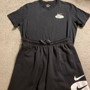 Nike men’s XL tee & shorts